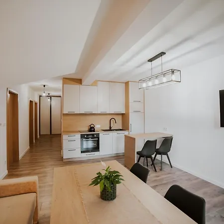 דירה Centrum Konferencyjno-noclegowe Iwkowa